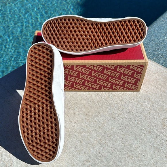 VANS Burn Baby Burn Classic Slip On New In Box Size 9 - Picture 9 of 10